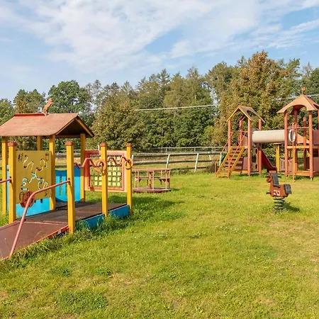 Farma Slunecny Dvur A Family Stany Strecha Pod Strechou