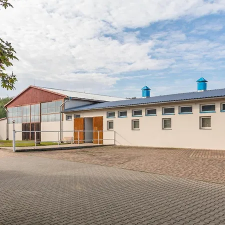 Farma Slunecny Dvur A Family Stany Strecha Pod Strechou Feriegård *