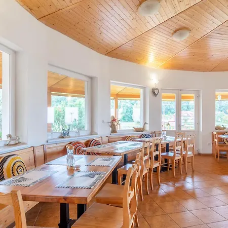 Feriegård Farma Slunecny Dvur A Family Stany Strecha Pod Strechou *
